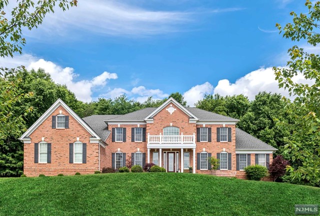 Property for Sale at 31 Ridgeline Drive, Washington Twp, New Jersey - Bedrooms: 4 
Bathrooms: 5 
Rooms: 12  - $1,389,000