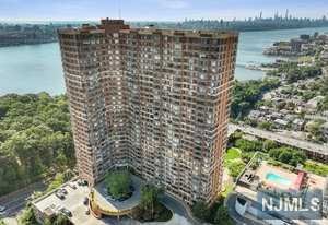 Property for Sale at 100 Old Palisade Road 2508, Fort Lee, New Jersey - Bedrooms: 2 
Bathrooms: 3  - $695,000