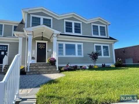 288290 Broad Street 2R, Bloomfield, New Jersey - 2 Bedrooms  
2 Bathrooms  
4 Rooms - 