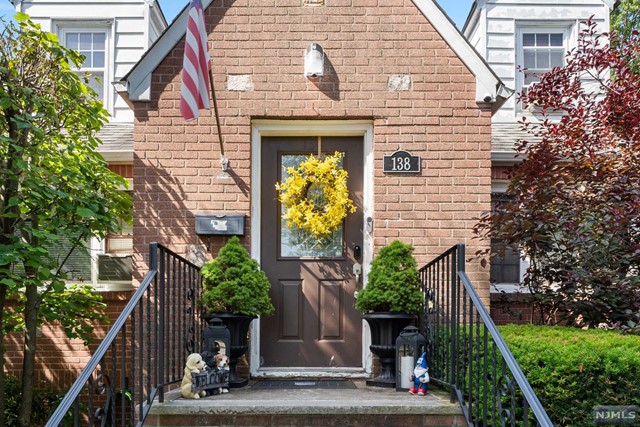 138 Central Avenue, Lodi, New Jersey - 5 Bedrooms  
3 Bathrooms  
12 Rooms - 