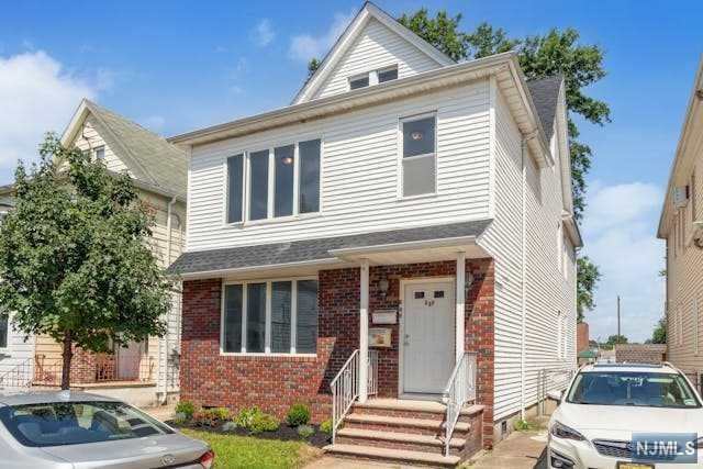 453 Banta Avenue 2, Garfield, New Jersey - 4 Bedrooms  
1 Bathrooms  
5 Rooms - 