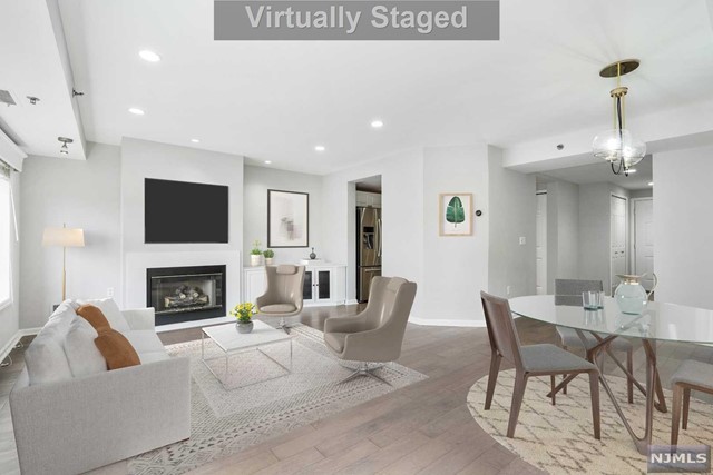 406 Jefferson Court PH 6