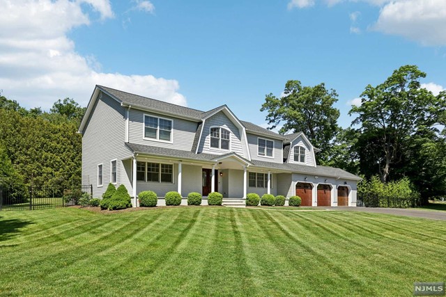 Property for Sale at 616 Vermeulen Place, Franklin Lakes, New Jersey - Bedrooms: 5 
Bathrooms: 5 
Rooms: 12  - $2,250,000
