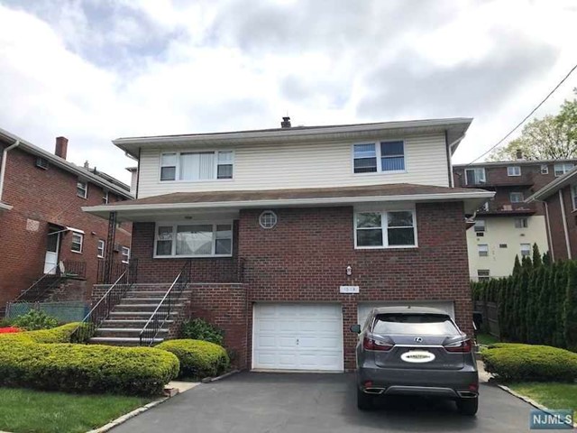 Rental Property at 1518 10th Street, Fort Lee, New Jersey - Bedrooms: 3 
Bathrooms: 2 
Rooms: 6  - $3,300 MO.