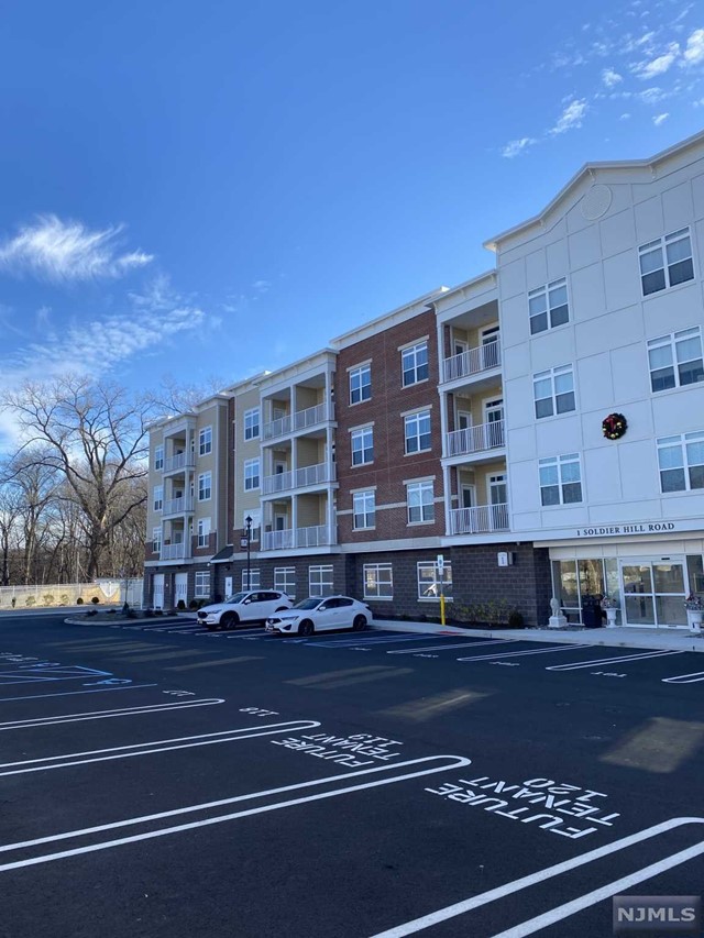 Rental Property at 3 Soldier Hill Road 106, Paramus, New Jersey - Bedrooms: 1 
Bathrooms: 1 
Rooms: 3  - $2,750 MO.