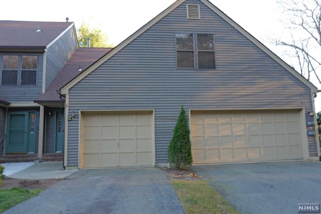 57 Bunker Hill Road G, West Milford, New Jersey - 1 Bedrooms  
3 Bathrooms - 