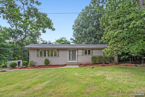 57 Ridge Road, North Haledon, NJ 07508 - MLS#: 24025352