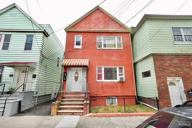 Property for Sale at 133 Mallory Avenue, Jersey City, New Jersey - Bedrooms: 6 
Bathrooms: 3 
Rooms: 10  - $599,000