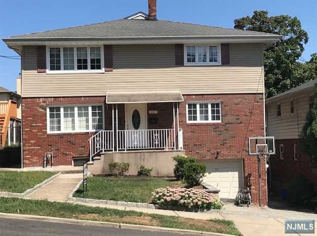 Rental Property at 501 Brinkerhoff Avenue 2, Fort Lee, New Jersey - Bedrooms: 3 
Bathrooms: 1 
Rooms: 5  - $2,750 MO.