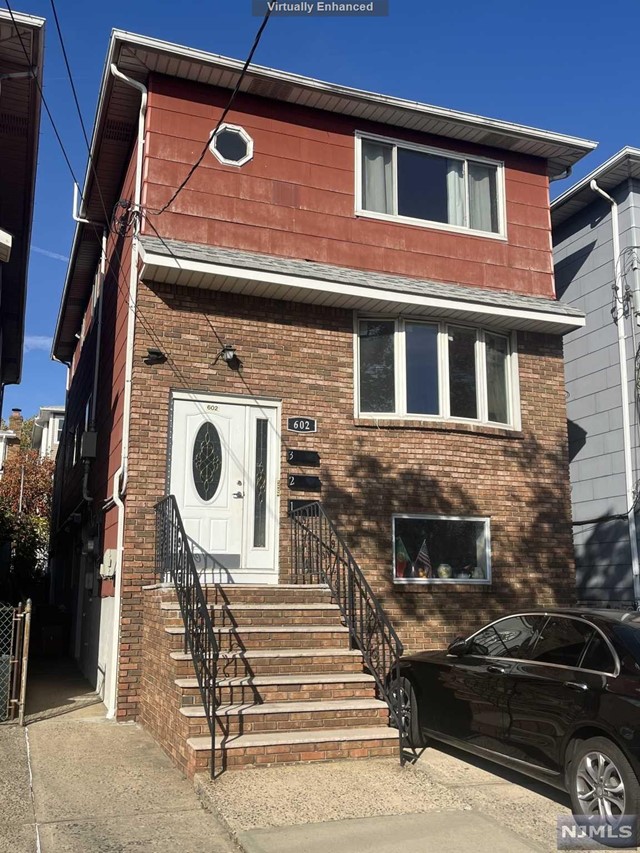 602 Bergen Street, Harrison, New Jersey - 2 Bedrooms  
1 Bathrooms  
5 Rooms - 