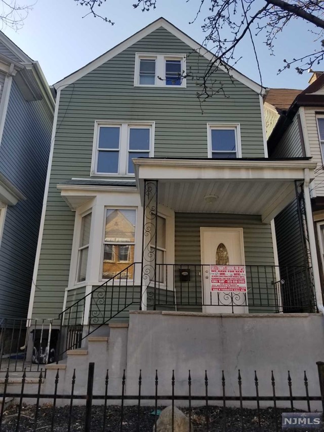 242 N 6th Street, Newark, New Jersey - 8 Bedrooms  
4 Bathrooms  
16 Rooms - 