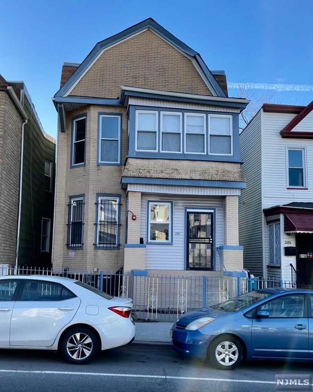 2197 John F Kennedy Boulevard, Jersey City, New Jersey - 5 Bedrooms  
4 Bathrooms  
13 Rooms - 