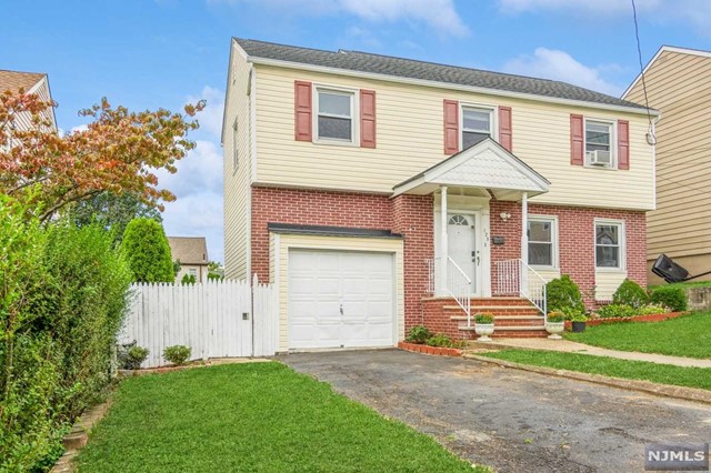 Property for Sale at 125 Birchwood Drive, Belleville, New Jersey - Bedrooms: 3 
Bathrooms: 2 
Rooms: 9  - $570,000