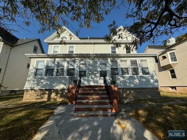 126 Feronia Way, Rutherford, New Jersey - 3 Bedrooms  
2 Bathrooms  
7 Rooms - 