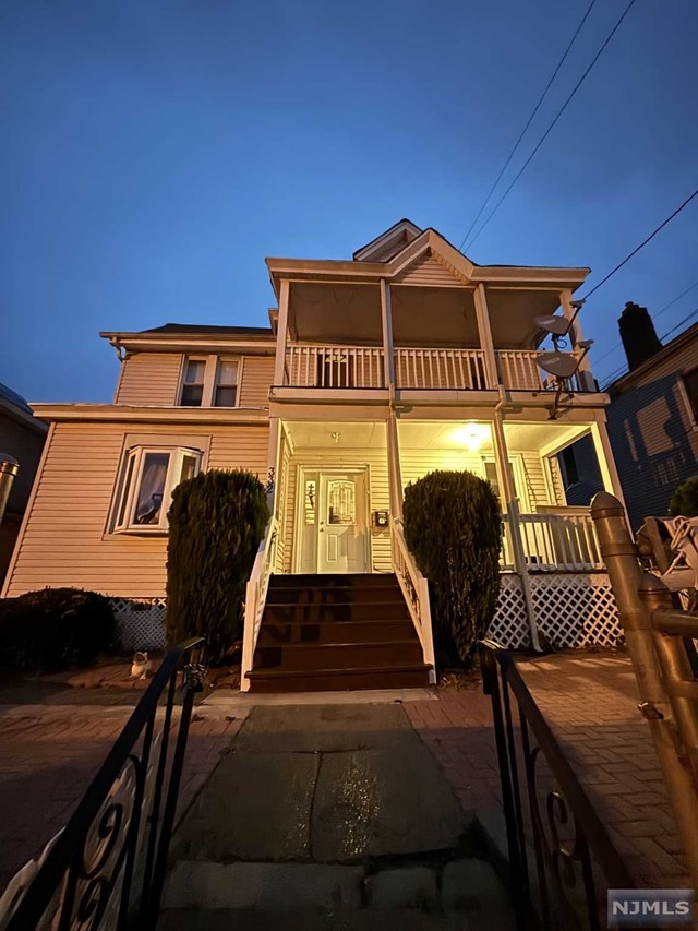 330 Lafayette Avenue, Passaic, New Jersey - 6 Bedrooms  
3 Bathrooms  
13 Rooms - 