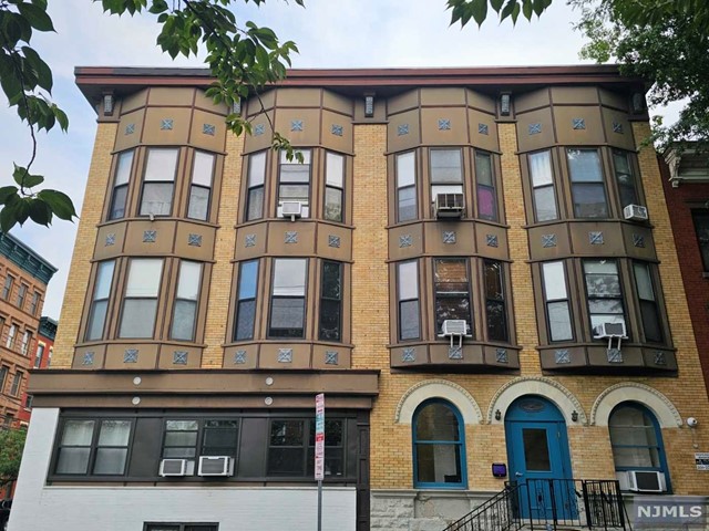 Property for Sale at 168 Coles Street 1A, Jersey City, New Jersey - Bathrooms: 1  - $399,000