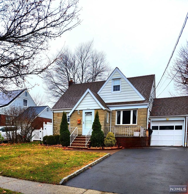 7 Blue Ridge Road, Lodi, New Jersey - 4 Bedrooms  
2 Bathrooms  
7 Rooms - 