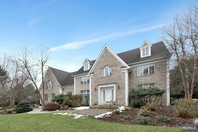 Photo 1 of 6 Sunflower Drive, Upper Saddle River, New Jersey, $2,150,000, Web #: 324006050