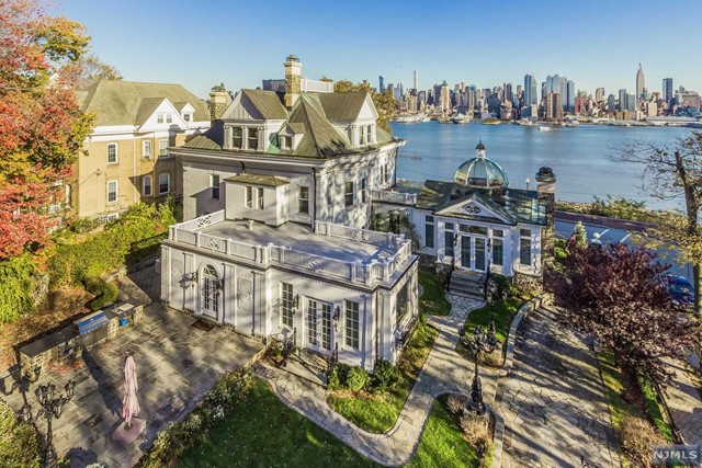 Property for Sale at 111 Hamilton Avenue, Weehawken, New Jersey - Bedrooms: 6 
Bathrooms: 5.5 
Rooms: 19  - $5,990,000