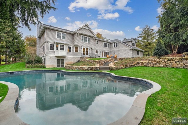 Property for Sale at 40 Huyler Landing Road, Cresskill, New Jersey - Bedrooms: 7 
Bathrooms: 7 
Rooms: 15  - $3,195,000