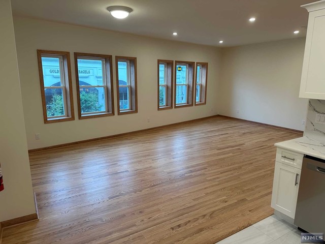 Rental Property at 85 Westwood Avenue, Westwood, New Jersey - Bedrooms: 2 
Bathrooms: 2 
Rooms: 4  - $3,200 MO.