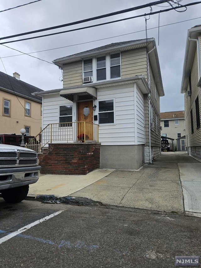 4611 Liberty Avenue, North Bergen, New Jersey - 3 Bedrooms  
2 Bathrooms  
10 Rooms - 