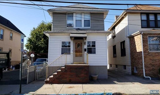 Rental Property at 4611 Liberty Avenue, North Bergen, New Jersey - Bedrooms: 3 
Bathrooms: 2 
Rooms: 10  - $3,350 MO.