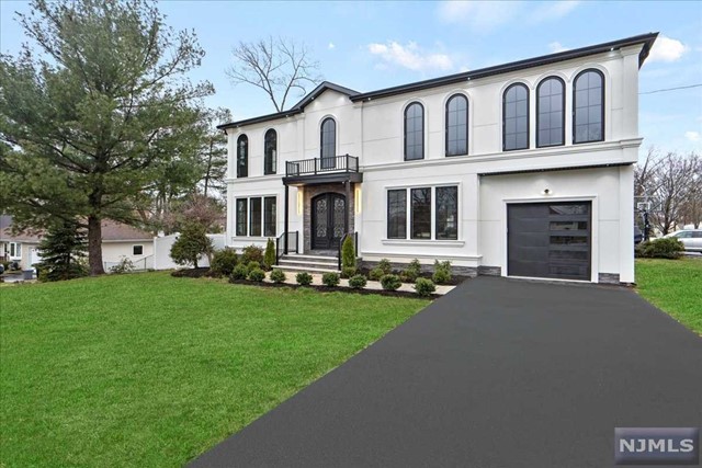 Property for Sale at 307 Idaho Street, Paramus, New Jersey - Bedrooms: 5 
Bathrooms: 5 
Rooms: 8  - $1,580,000