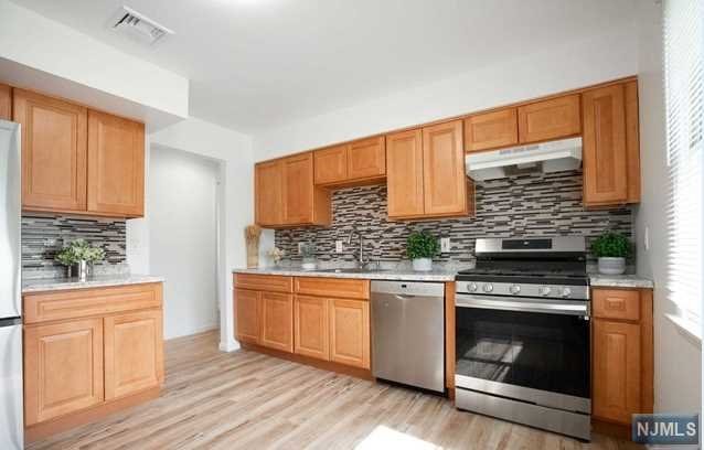 Rental Property at 2052 Hoefleys Lane, Fort Lee, New Jersey - Bedrooms: 4 
Bathrooms: 2 
Rooms: 8  - $5,000 MO.