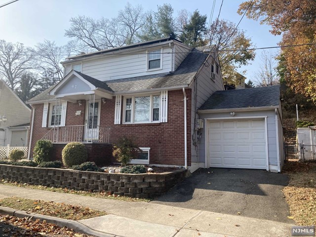 47 Willie Street, Haledon, New Jersey - 3 Bedrooms  
2 Bathrooms  
10 Rooms - 