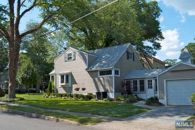 Rental Property at 291 Van Dien Avenue, Ridgewood, New Jersey - Bedrooms: 4 
Bathrooms: 2 
Rooms: 8  - $4,700 MO.
