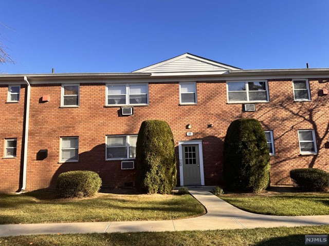 Property for Sale at 21 Hinchman Avenue, Wayne, New Jersey - Bedrooms: 1 
Bathrooms: 1 
Rooms: 4  - $2,200