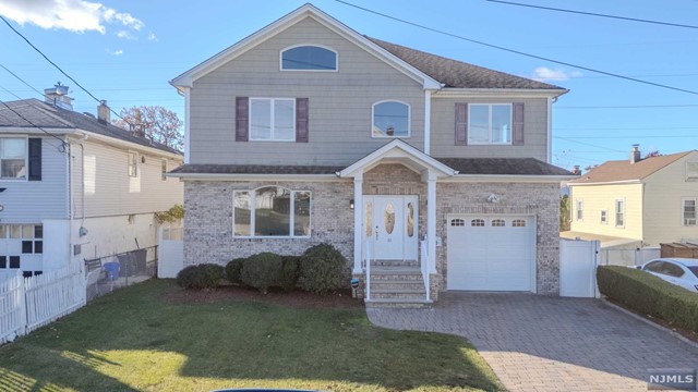 63 Milton Avenue, Nutley, New Jersey - 4 Bedrooms  
3 Bathrooms  
8 Rooms - 