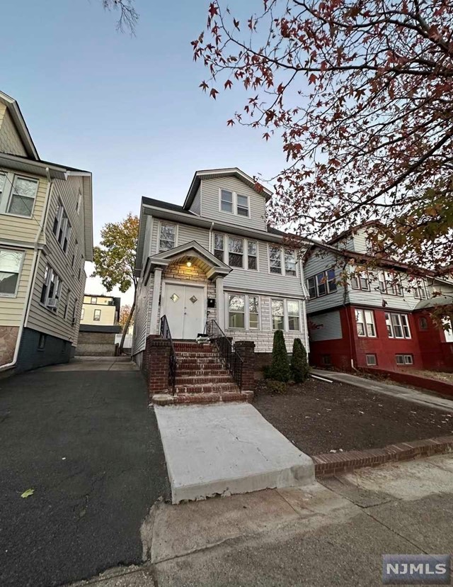 Rental Property at 185 Keer Avenue, Newark, New Jersey - Bedrooms: 2 
Bathrooms: 1 
Rooms: 6  - $2,400 MO.