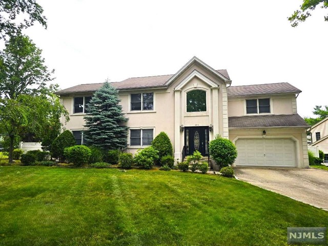 205 Fredrick Street, Paramus, New Jersey - 4 Bedrooms  
3 Bathrooms  
9 Rooms - 