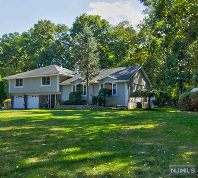 21 Lawrence Court, Old Tappan, NJ 07675 MLS 21011147 Listing