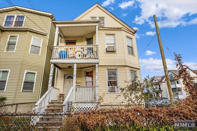 212 Central Avenue, Passaic, New Jersey - 8 Bedrooms  
3 Bathrooms  
11 Rooms - 