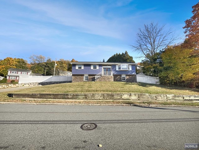 Property for Sale at 67 Tremont Terrace, Wanaque, New Jersey - Bedrooms: 3 
Bathrooms: 2.5 
Rooms: 8  - $679,000