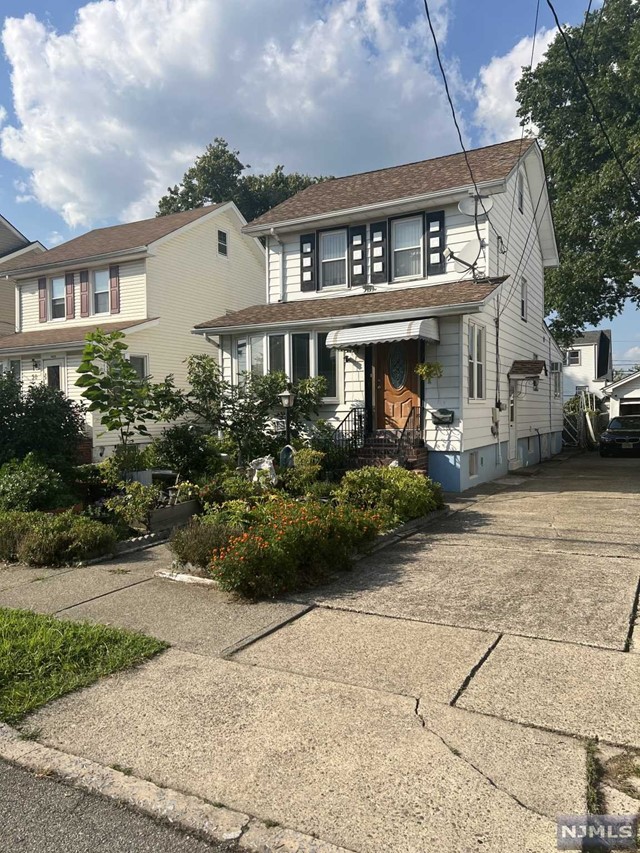 Property for Sale at 26 Woodland Avenue, Little Ferry, New Jersey - Bedrooms: 3 
Bathrooms: 2 
Rooms: 7  - $489,000