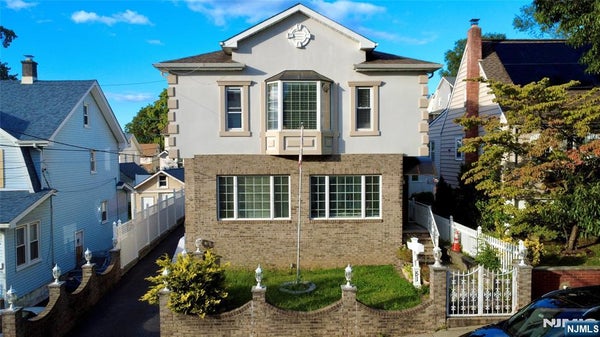 51 FAIRVIEW AVE, BOGOTA, NJ 07603 - Image 007e652bcf5279f2e1ce2157be26df31/1343584659