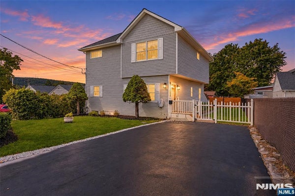 102 SHERWOOD AVE, MAHWAH, NJ 07430 - Image 033d9e572ae3e4b0f2e174e7eb4ee7a1/989032612
