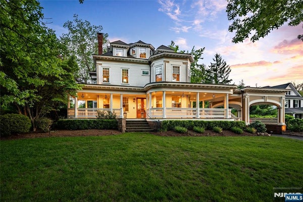 640 E RIDGEWOOD AVE, RIDGEWOOD, NJ 07450 - Image 0cf0fcf1848a1aaa4da63ea5977c848a/1544246786