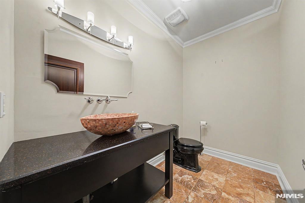 30 Fred St, Old Tappan, NJ, 07675, USA, 6 Bedrooms Bedrooms, ,6 BathroomsBathrooms,Residential,Active,30 Fred St,26011092