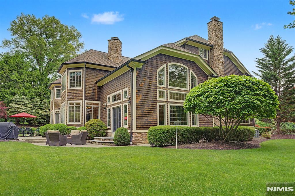 30 Fred St, Old Tappan, NJ, 07675, USA, 6 Bedrooms Bedrooms, ,6 BathroomsBathrooms,Residential,Active,30 Fred St,26011092
