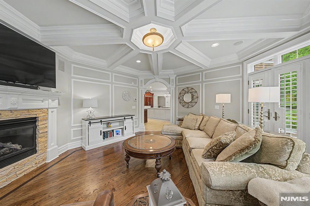 30 Fred St, Old Tappan, NJ, 07675, USA, 6 Bedrooms Bedrooms, ,6 BathroomsBathrooms,Residential,Active,30 Fred St,26011092