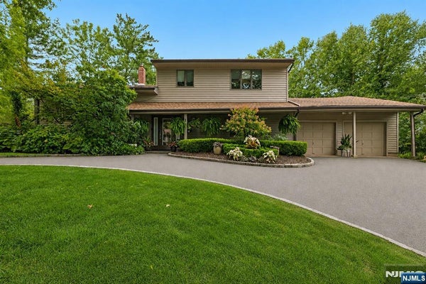 1 EDGAR RD, WEST ORANGE, NJ 07052 - Image 0f1b14ca20ee37becc0b68affbc254da/1802288077