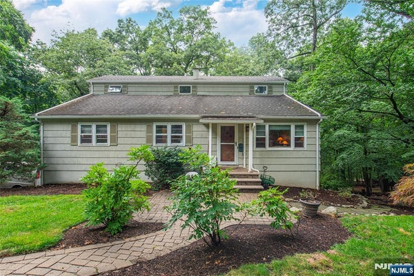 16 PENNSYLVANIA AVE, MONTVALE, NJ 07645 - Image 190ebfbbd4f162018cd1a456560aaaae/569513194