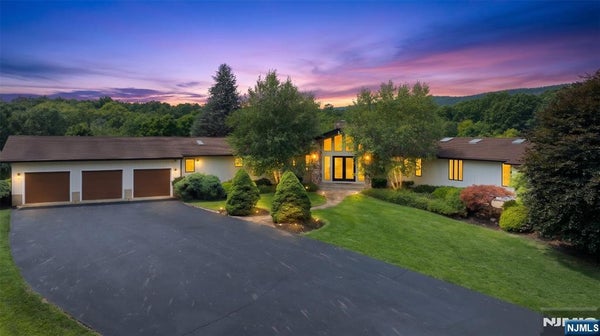 90 PHILLIPS RD, BRANCHVILLE, NJ 07826 - Image 20ca0a74d5d91b2fbbc3ff9c2c2dcf99/392077415