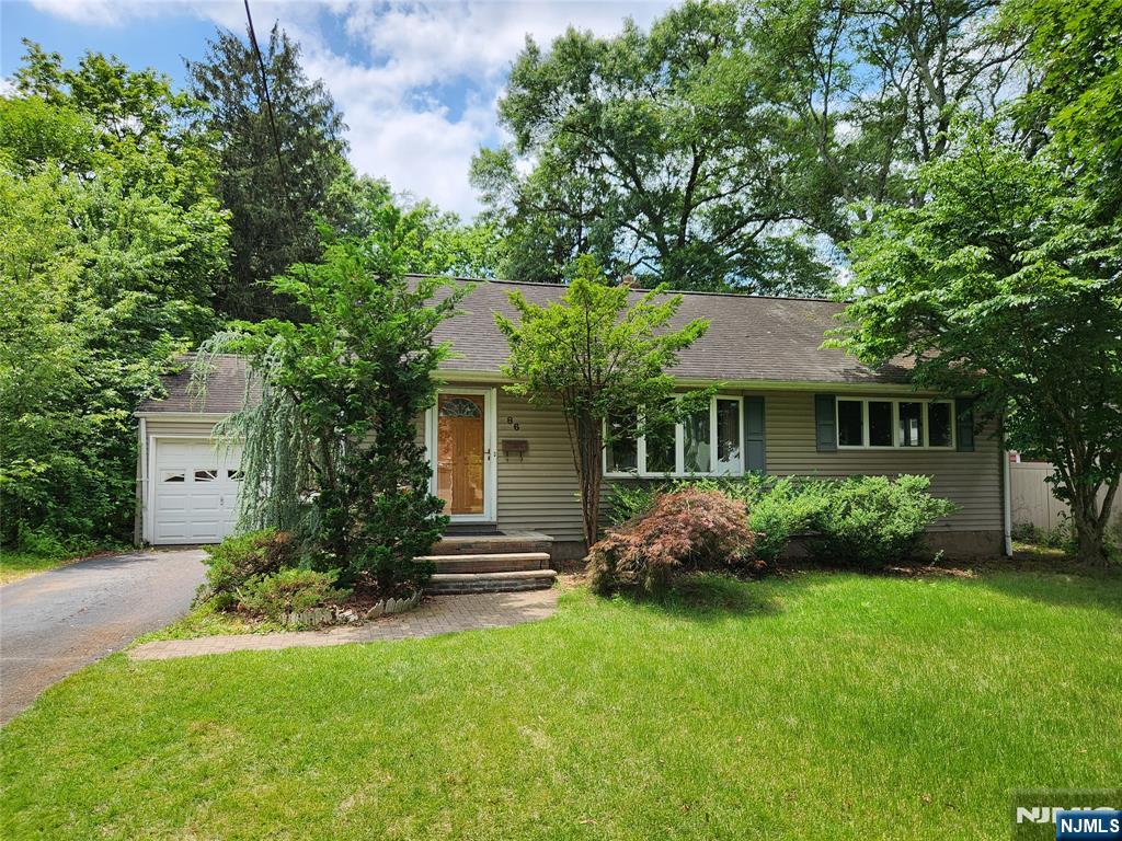 86 Azalea Street