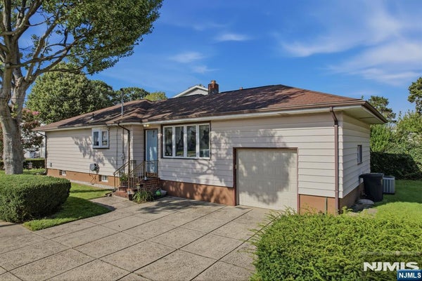 59 HURON AVE, CLIFTON, NJ 07013 - Image 28b7766cdb8aed17c0a820c8f86c3ef7/1797567656